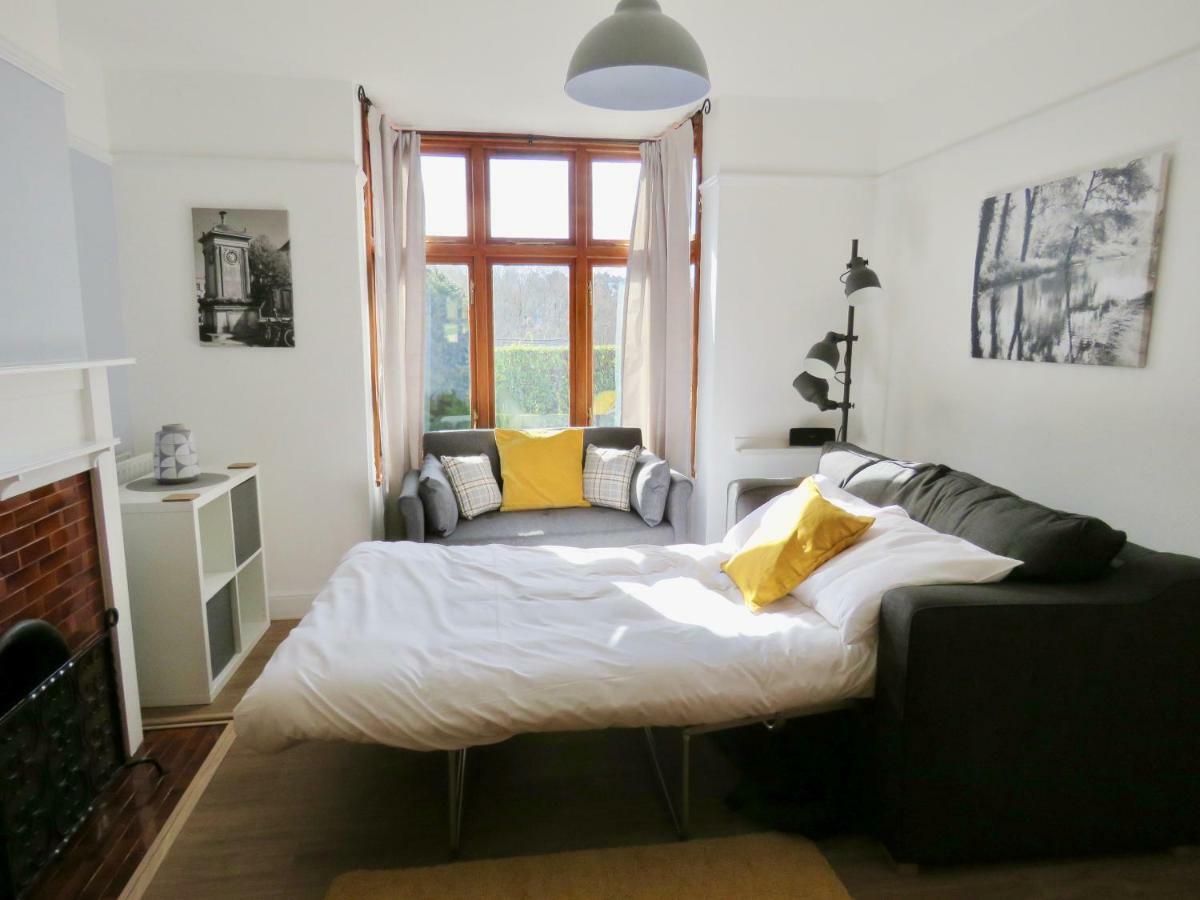 Lyndale House - Exclusive Use, Self Catering, Fpventures Stroud Villa Stroud  Exterior foto