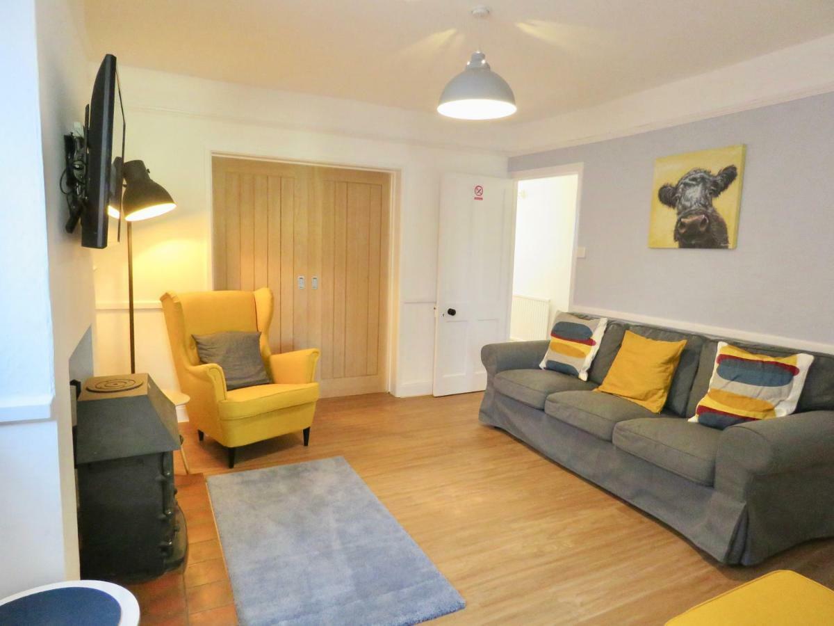 Lyndale House - Exclusive Use, Self Catering, Fpventures Stroud Villa Stroud  Exterior foto